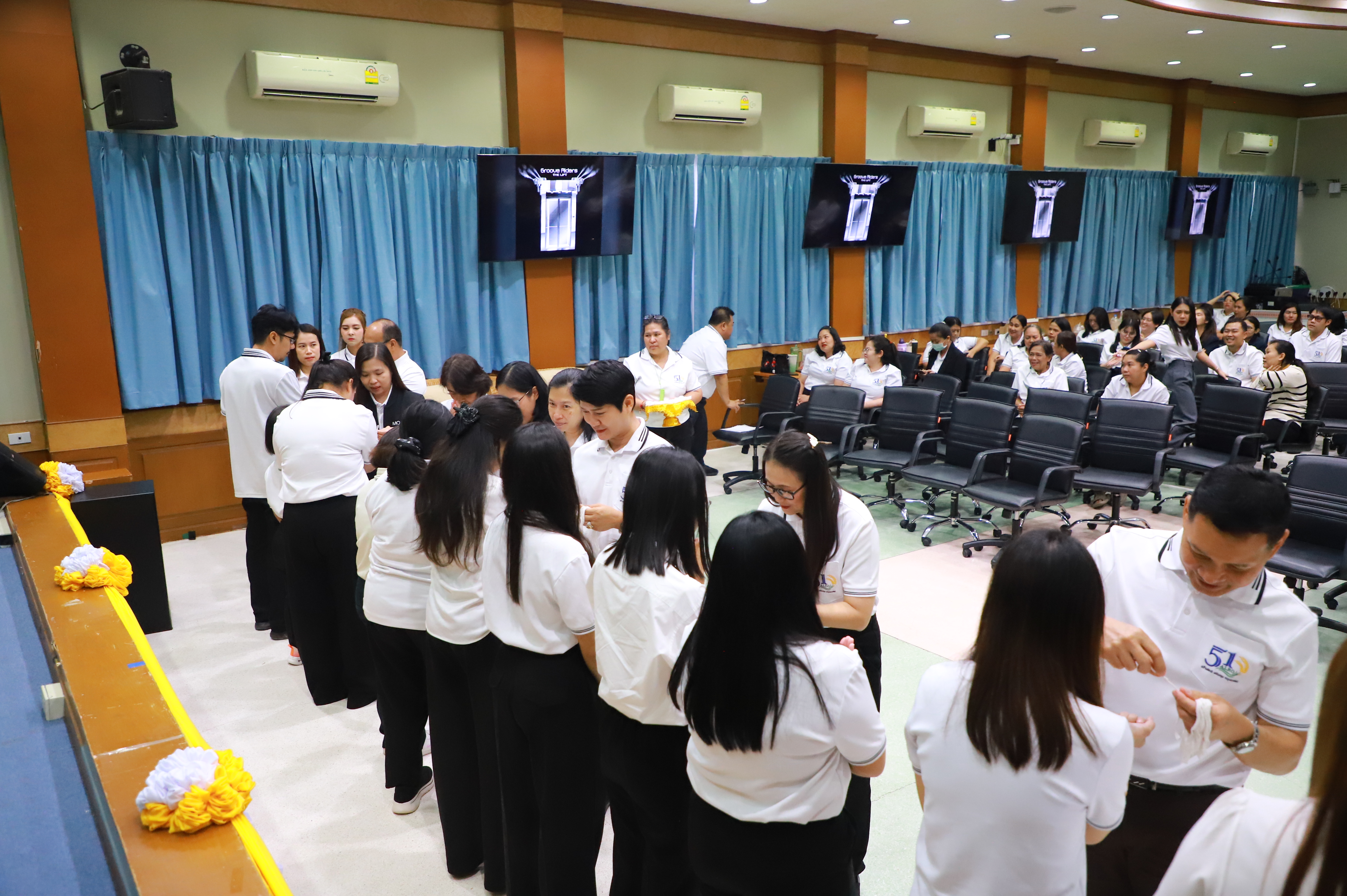 title - สบท. จัดกิจกรรม “เสริมสร้างความสัมพันธ์ในองค์กรและบรรยากาศที่เอื้อต่อการทำงาน” มุ่งเดินหน้าพัฒนาบุคลากร เสริมทัพการทำงานเป็นทีม